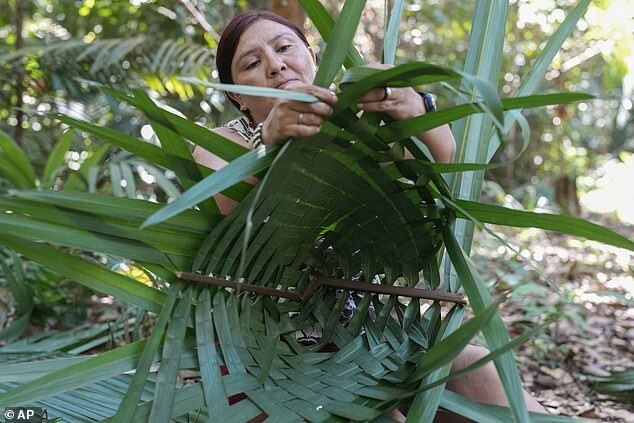 История коренных жительниц Амазонки, которые спасли свое племя от вымирания