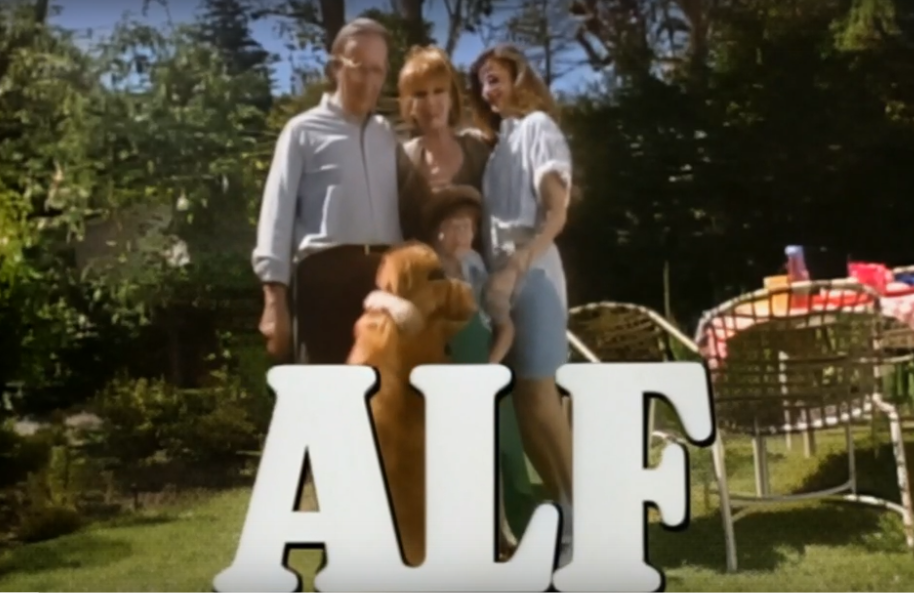 Как снимали сериал "Альф": кадры со съемок и 12 интересных фактов о сериале