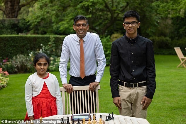 8-летняя шахматистка победила на чемпионате Европы, обыграв соперницу на 30 лет старше нее