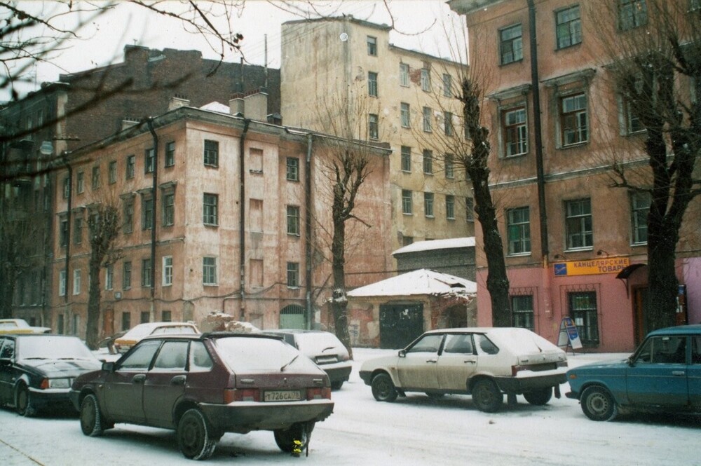 Зима на улице Достоевского.