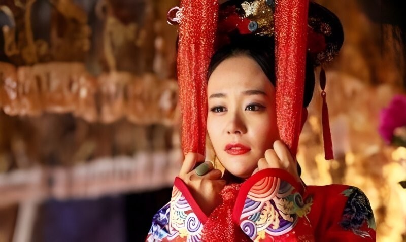 Красный платок от китайского императора — самый страшный и жестокий «подарок» для наложницы в гареме