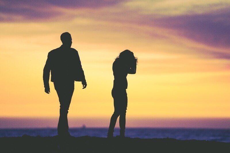 Какой самый неадекватный поступок при разводе совершали супруги или один из супругов?