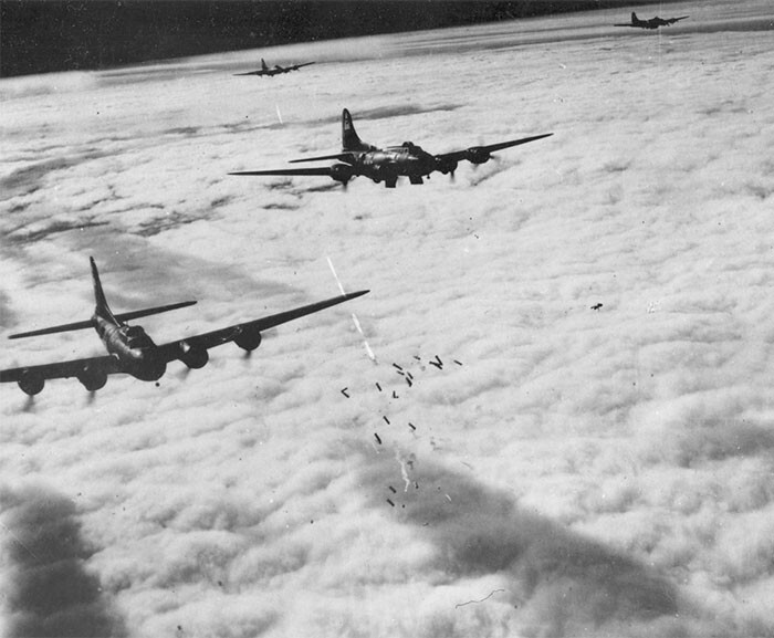 3. В 1943 году в топливные баки американского бомбардировщика над Германией попало 11 разрывных снарядов — но ни один не взорвался