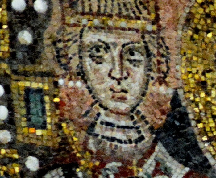 17. Император Юстиниан II (685-695 и 705-711 гг.) был свергнут в результате восстания, и ему отрезали нос, чтобы он больше никогда не смог править