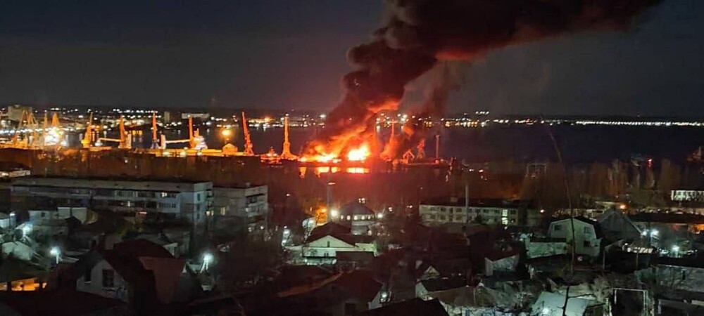 "Море горело": что известно о сегодняшних взрывах в Феодосии