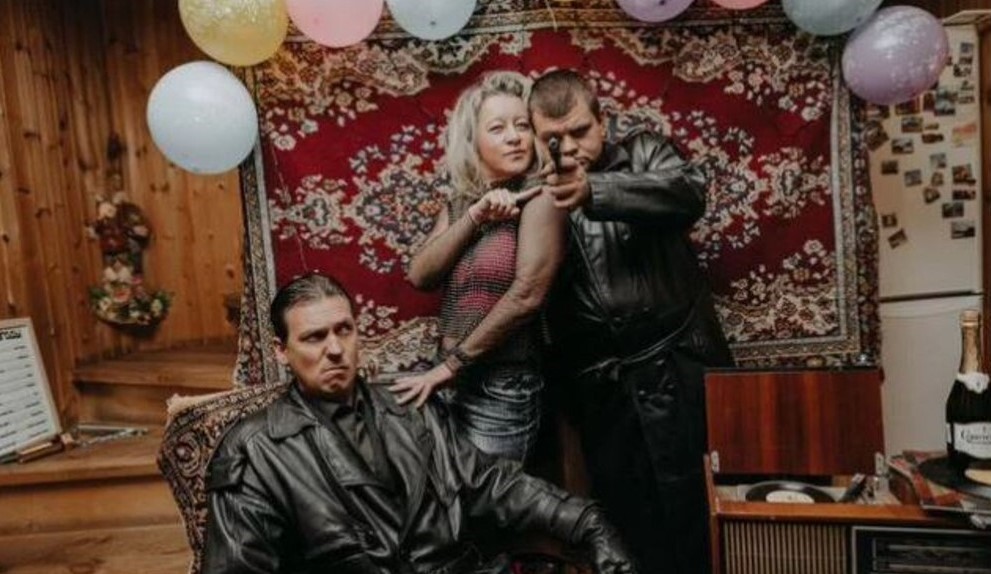 В Калужской области организовали «бандитскую» экскурсию в стиле 1990-х годов