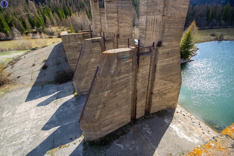Её строили 11 лет, но так и не достроили: Чуйская ГЭС в горах Алтая