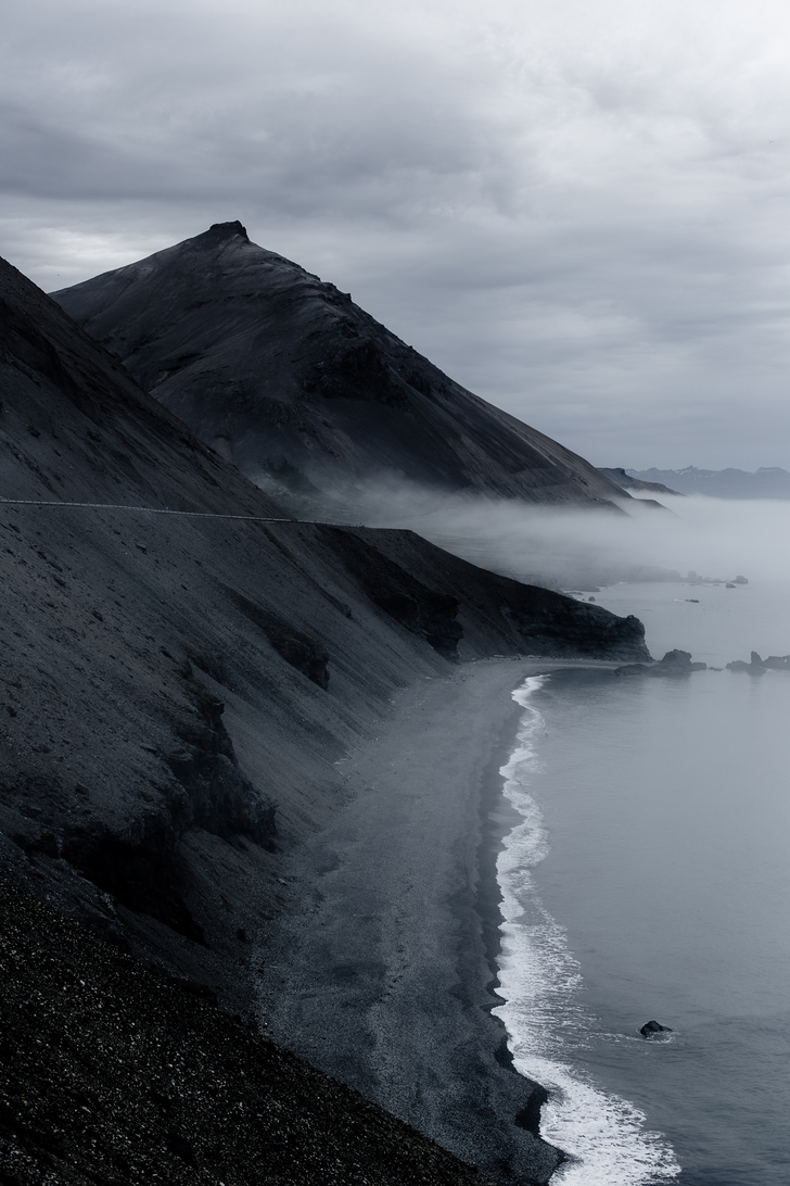 10. Черный песок в Исландии