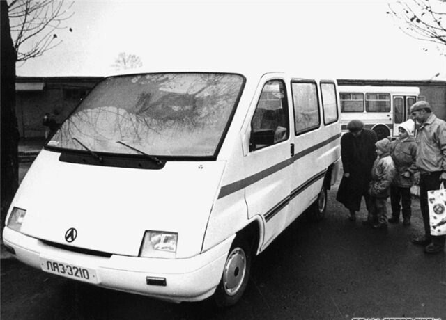 ЛАЗ-3210 Опытный , 1994 год. Микроавтобус с пластиковым кузовом.