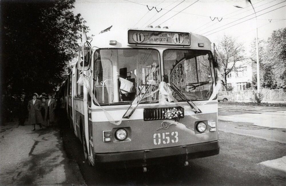 Пермь. Торжественное открытие нового троллейбусного маршрута №11, 1995 год.