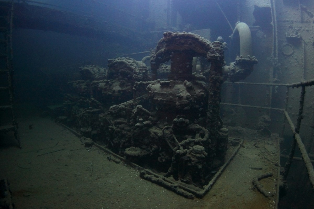 Страшно и завораживающе: самое большое в мире подводное кладбище