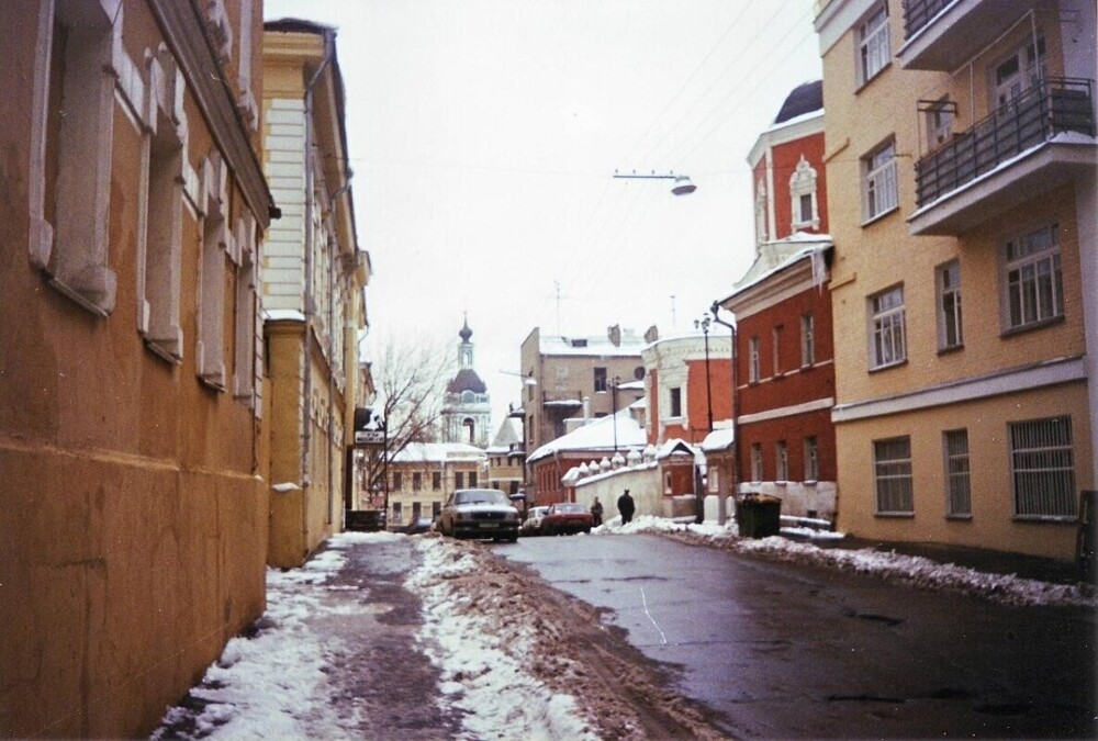 Таким в 1997 году был Петропавловский переулок.