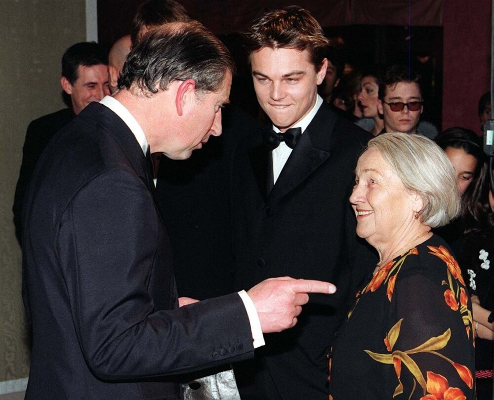 Леонардо Ди Каприо знакомит Елену Степановну с принцем Чарльзом, Лондон, 1998 год. 