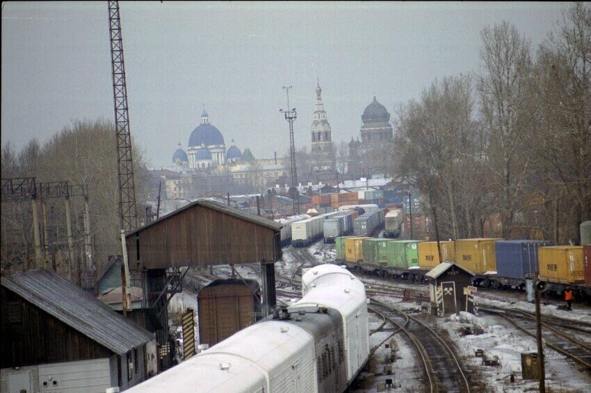 Вид с Ташкентского путепровода на Варшавскую железнодорожную линию.