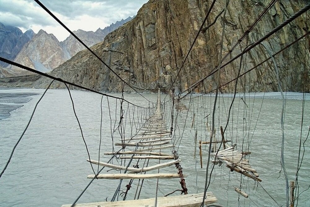Мост Хуссаини – прогулка над бездной