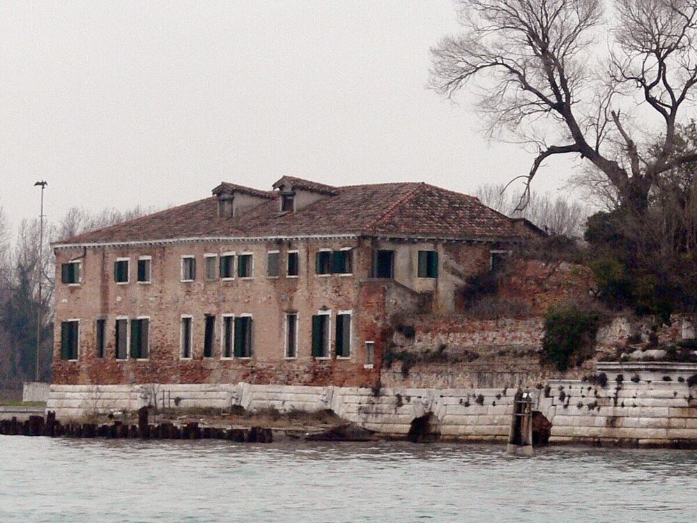 Настоящий закрытый чумной остров в Венеции