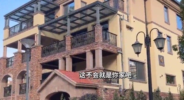 В Китае отец 20 лет скрывал от сына, что он миллионер