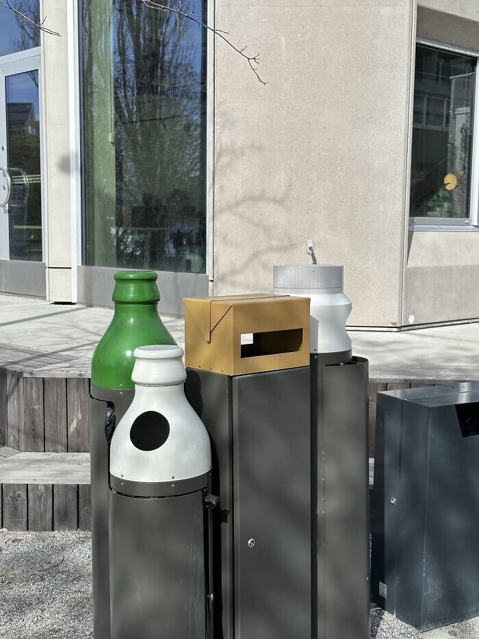 24. Эти контейнеры для раздельного сбора мусора показывают, что куда выбрасывать. Швеция