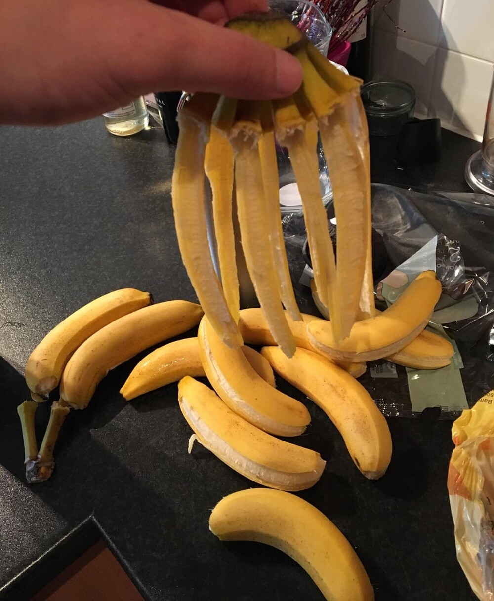 3. Это произошло, когда я доставала бананы из сумки