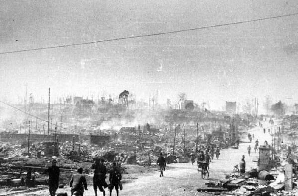 6. 10 марта 1945 года США совершили серию бомбардировок Токио - они оказались даже разрушительнее атомных бомбардировок Хиросимы и Нагасаки