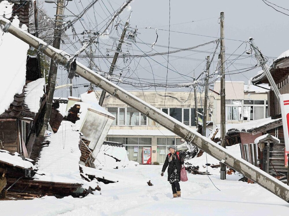 Почему Японию постоянно «трясёт» и накрывают цунами