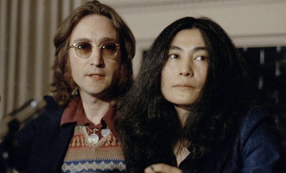 20. У Джона Леннона была серьёзная проблема с насилием в отношении женщин. Известно, что он бил и первую, и вторую жену, в чём признавался сам