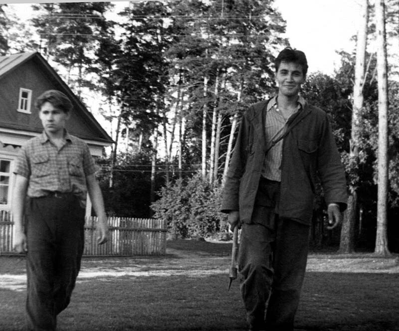 Николай Дроздов, будучи студентом, на архивной фотографии 1958 года. Рядом с ним Игорь Кузьмин.