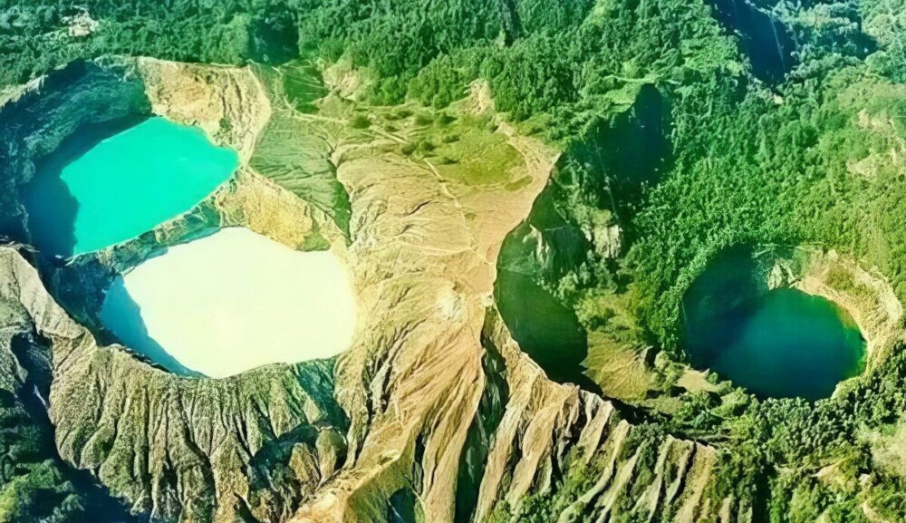 Ярче радуги. Разноцветные озера вулкана Келимуту