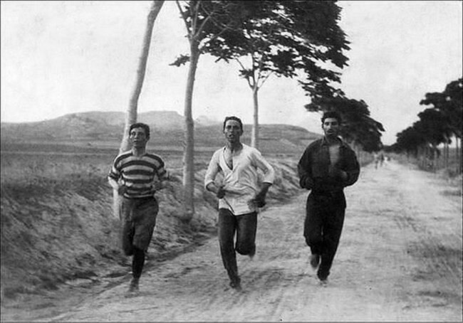 10. Марафонцы на первых Олимпийских играх нового времени в Афинах, 1896 год