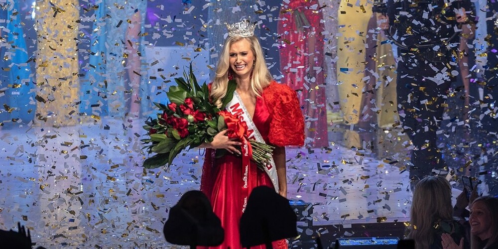 В конкурсе "Мисс Америка — 2024" победила офицер ВВС США