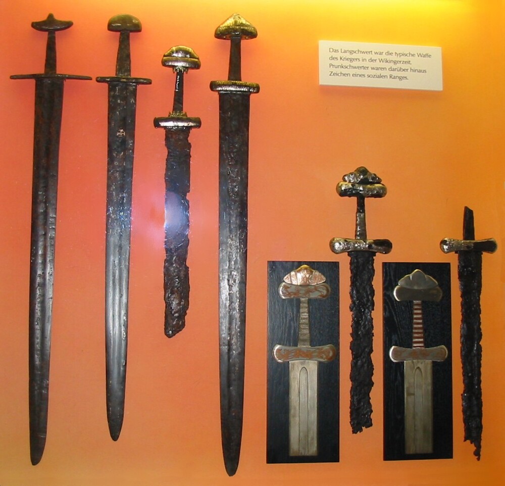 В Польше на дне реки нашли меч Ульфберта в прекрасном состоянии