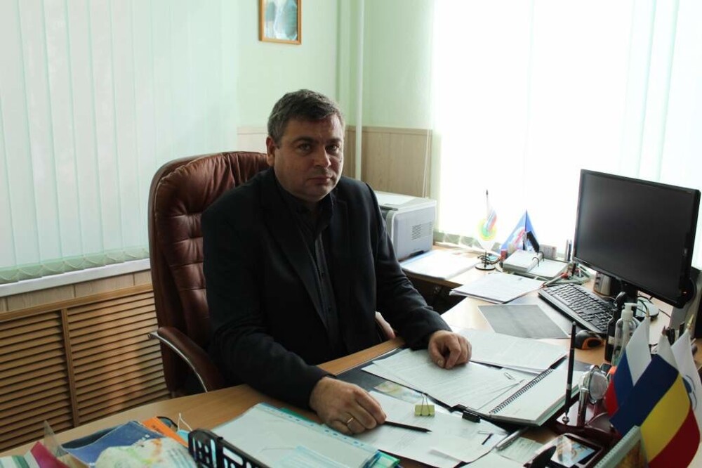 Глава города в Ростовской области сломал ногу на крыльце администрации