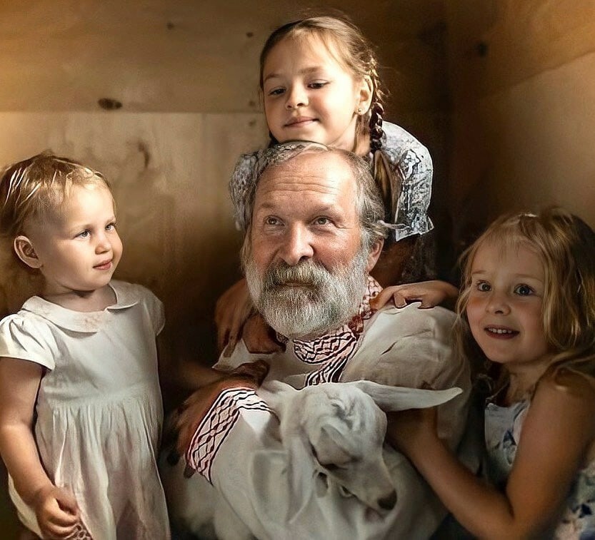 Фёдор Добронравов с внучками
