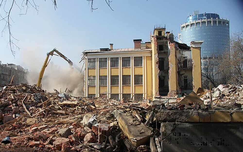 В Дорогомилово сносят здание школы номер 56. На этом участке появится новое здание школы, никаких человейников.