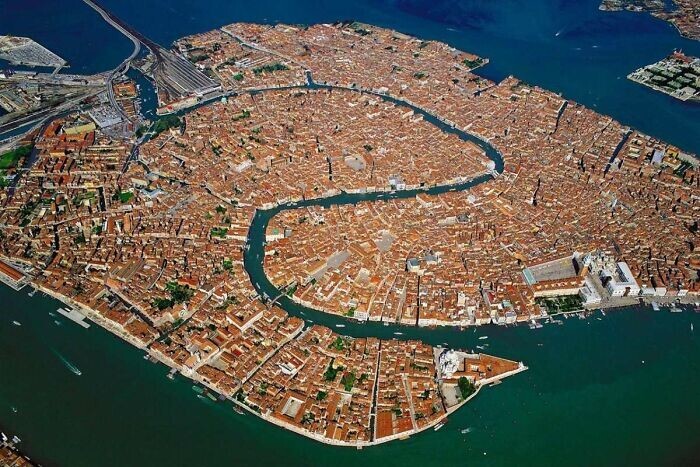 16. Вид на Венецию с высоты птичьего полета
