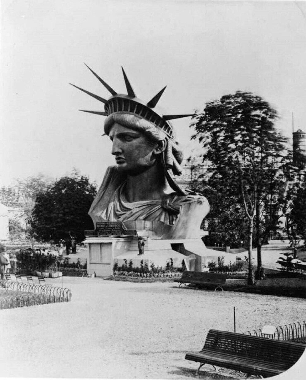5. Голова статуи Свободы на Всемирной выставке в Париже в 1878 году