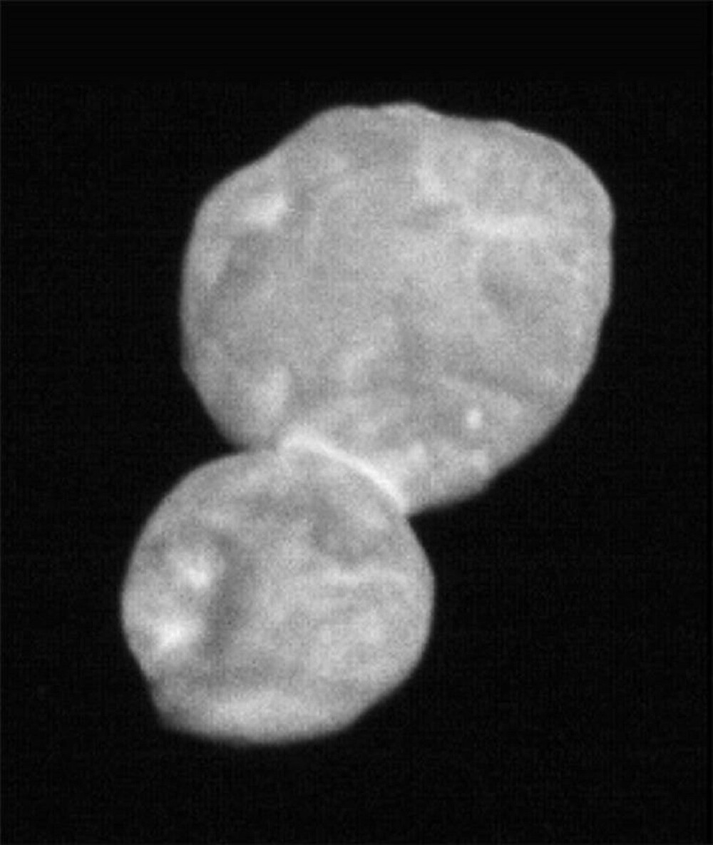 2. Астероид (486958) Аррокот —  самый далёкий от Земли объект, посещённый земным зондом (расстояние до него 6,5 млрд км)