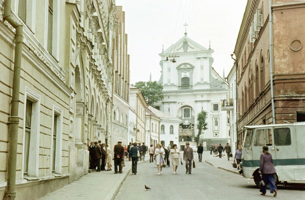 Костел Святой Терезы на улице Аушрос Варту в Вильнюсе, 1970-е гг.  Архив Владимира Карлова