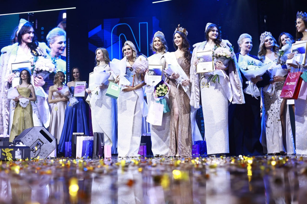 Мисс татарстан 2022. Лето 2024 татарстан. Модель на подиуме. Лето 2024 татарстан. Вице мисс татарстана 2023.