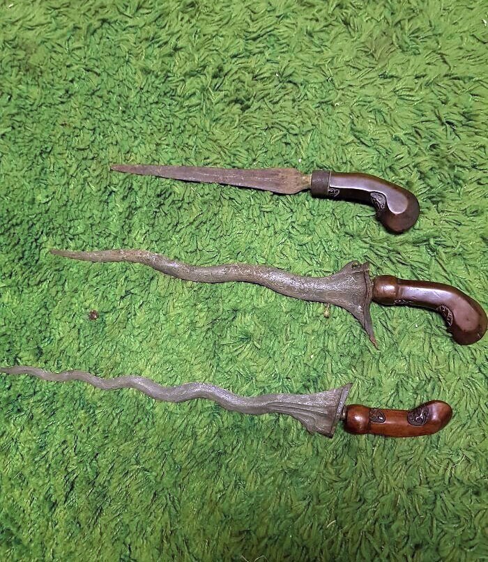 21. Индонезийские оружия, найденные в подвале старого дома