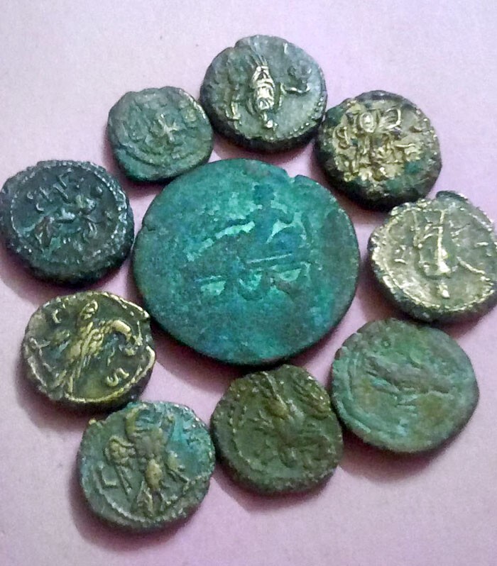 10. "Я нашёл несколько монет в доме, который недавно купил в Александрии, Египет"