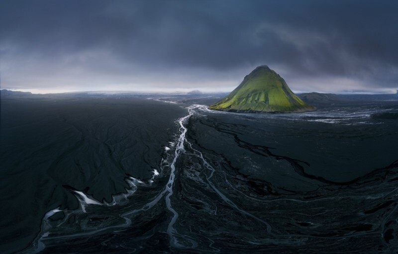4. "Одинокий вулкан", фотограф - Daniel Viñé Garcia