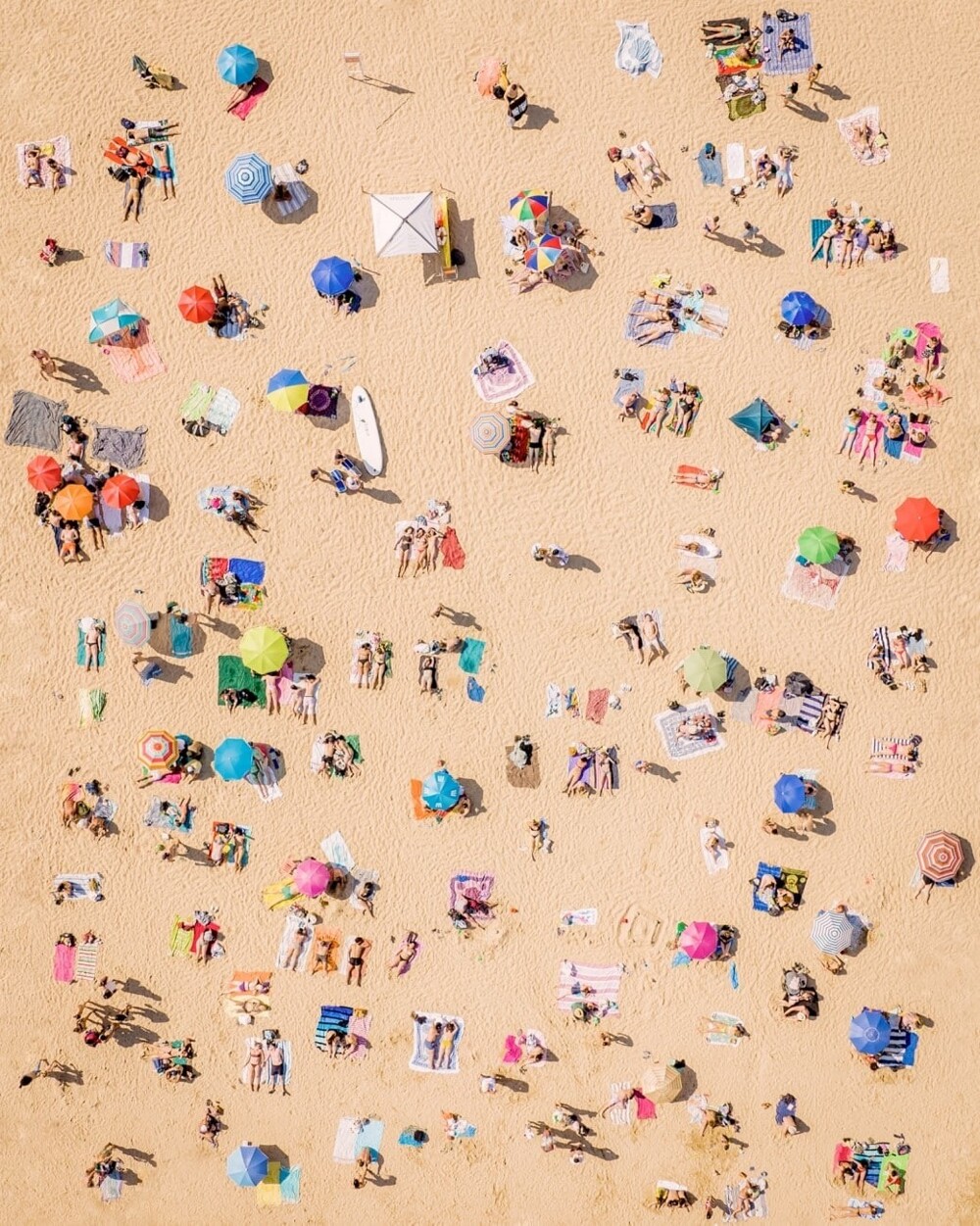 2. "Пляжное блаженство" на пляже в Кашкайше, Португалия. Фотограф - Simon Heather
