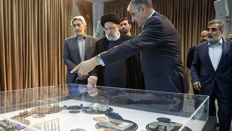 А тем временем... Иран начал строительство четырех атомных электростанций