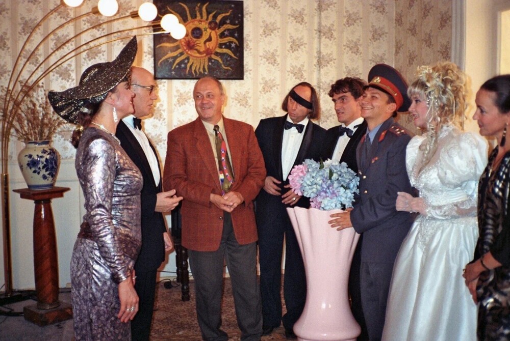На съёмках фильма «Ширли-мырли». Россия, 1995 год.