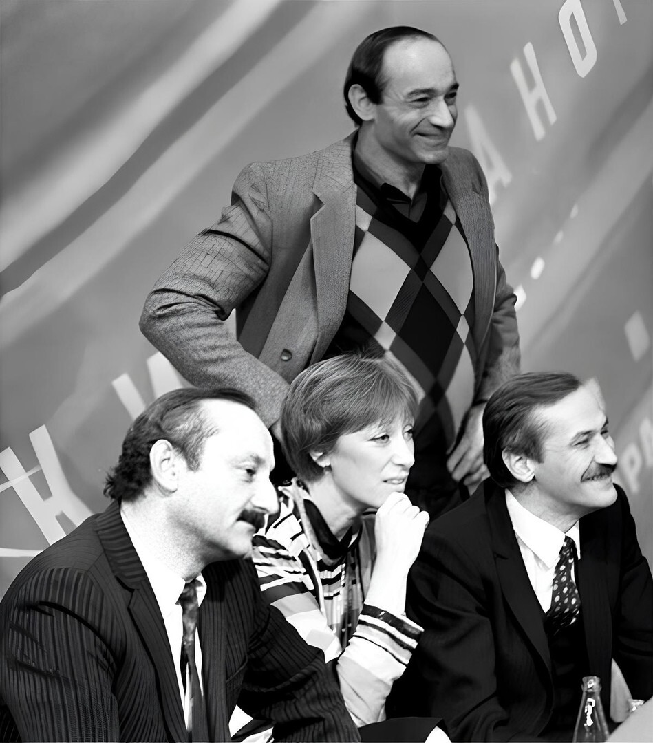 Семен Фарада, Екатерина Васильева, Валентин Гафт и Леонид Филатов во время записи передачи "Кинопанорама", 1982 год.