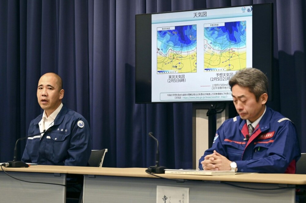 Есть пострадавшие: из-за снега в 2 сантиметра в Токио объявили тревогу