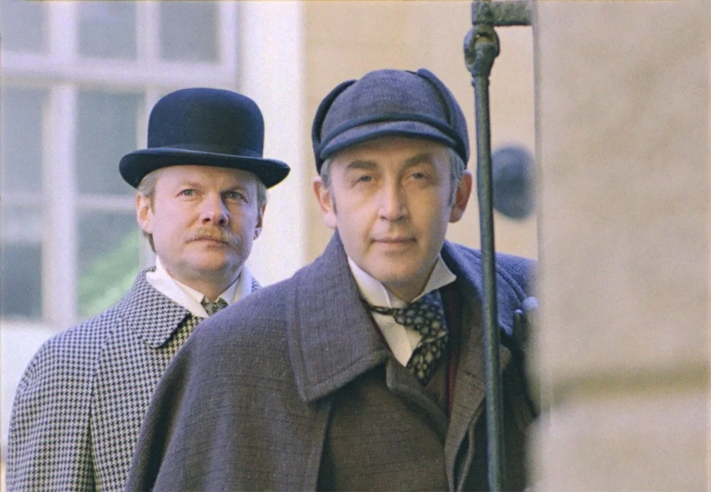Факты о сериале «Приключения Шерлока Холмса и доктора Ватсона»: сколько сделали трубок Холмса и почему Михалков не закусывал?