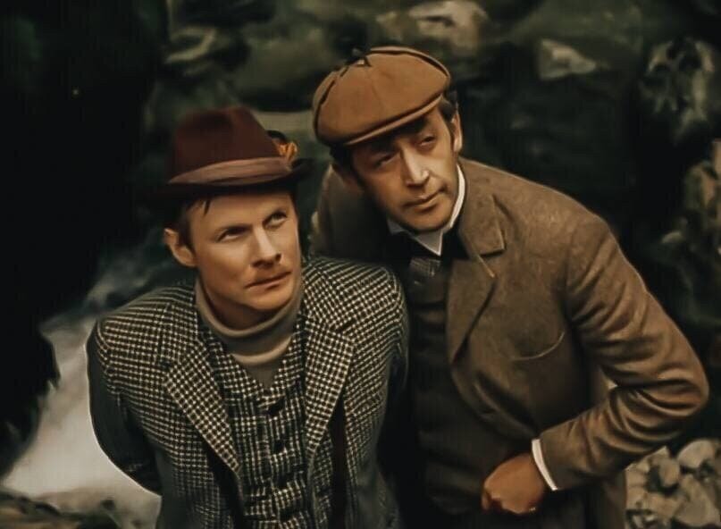 Факты о сериале «Приключения Шерлока Холмса и доктора Ватсона»: сколько сделали трубок Холмса и почему Михалков не закусывал?