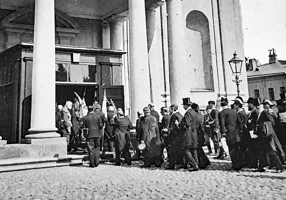 Похороны  великого князя Михаила Александровича в Петропавловском соборе